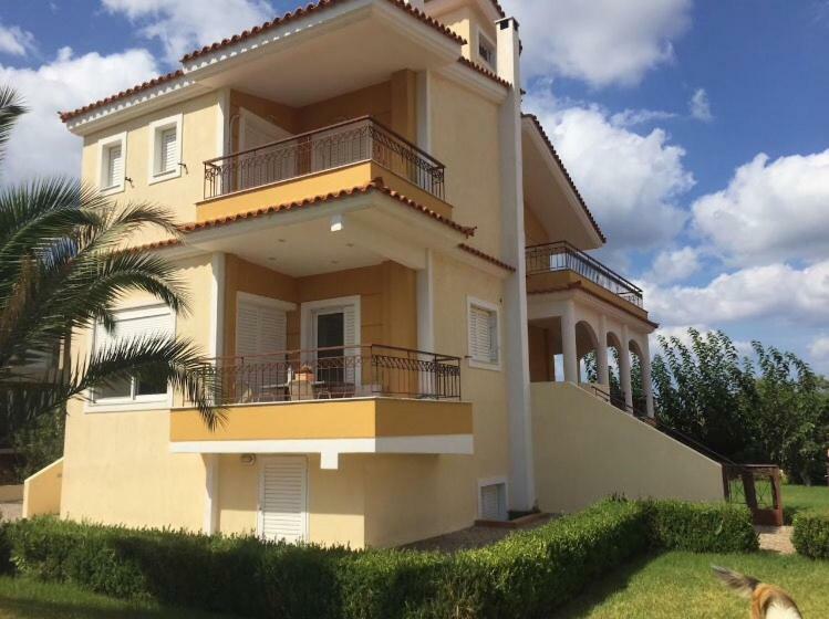 Relaxing Villa With Swimming Pool And Garden Άγιος Γεώργιος Εξωτερικό φωτογραφία